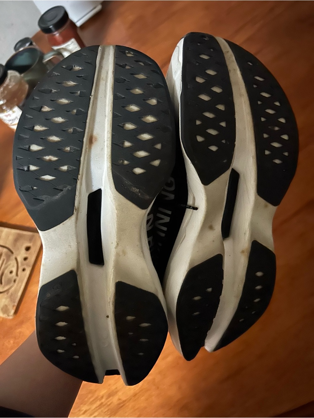 Hoka Women 7.5 sneakers - Picture 6 of 7